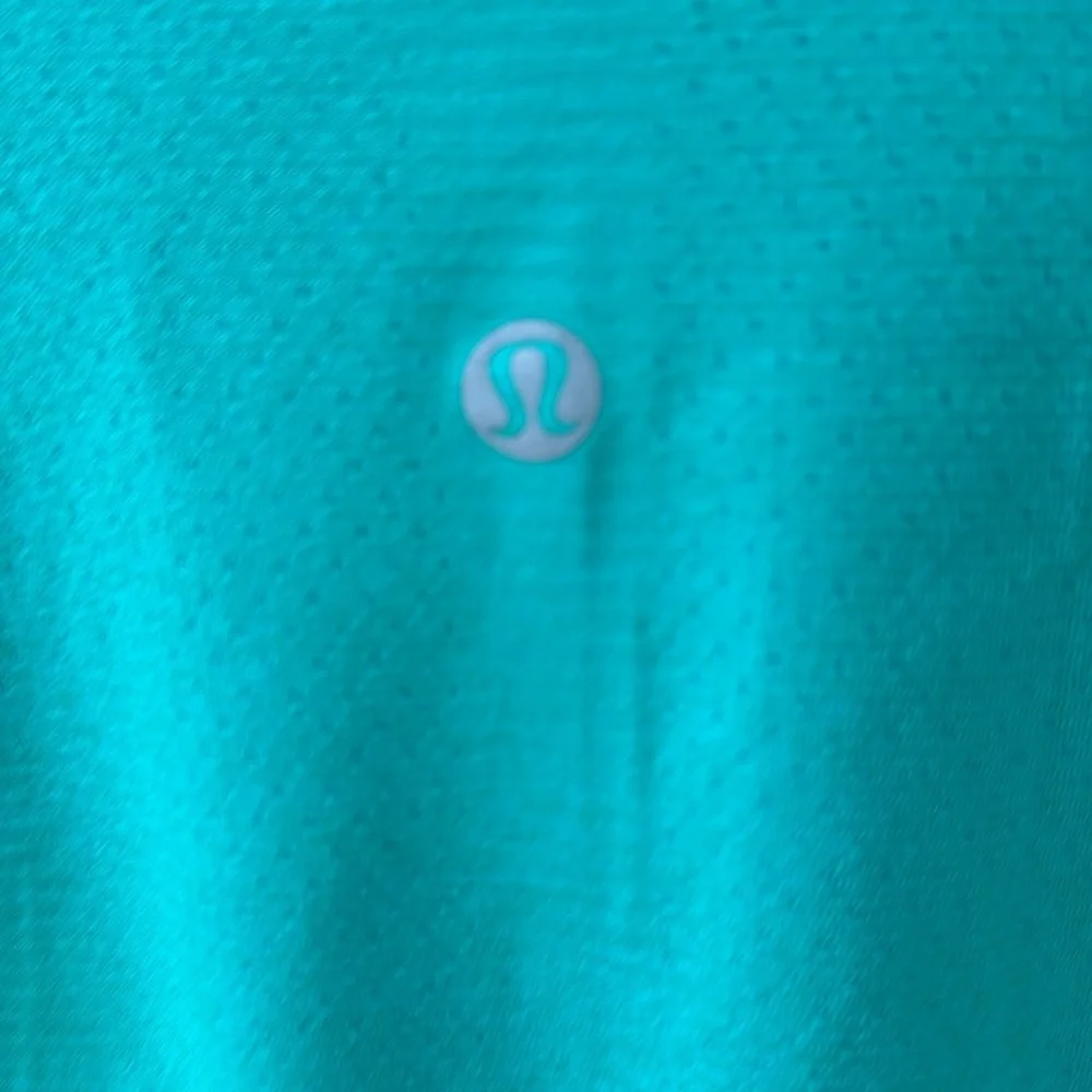 Lululemon Green Relaxed Swiftly Long Sleeve Shirt - size 10 - Picture 3 of 6